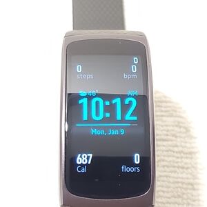 Samsung Gear Fit 2 Fitness Tracker Smartwatch GPS Music Heart Rate R360 Gray